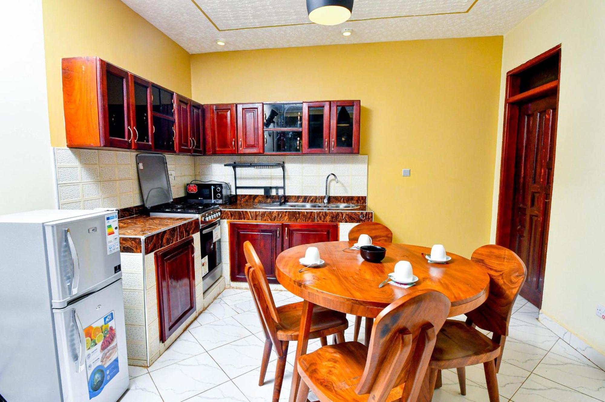 Peace Of Mind Suites Entebbe Luaran gambar