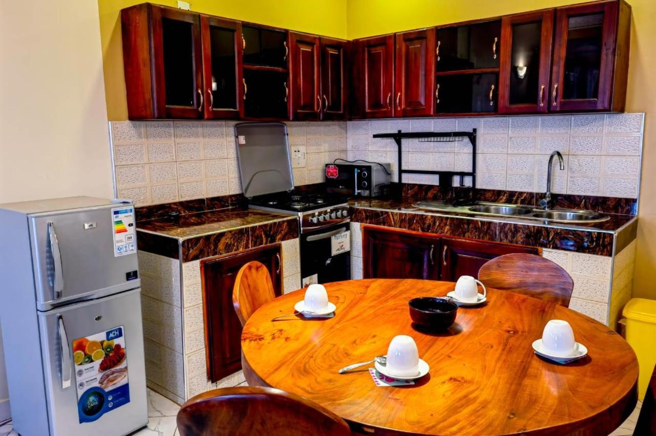 Peace Of Mind Suites Entebbe Luaran gambar