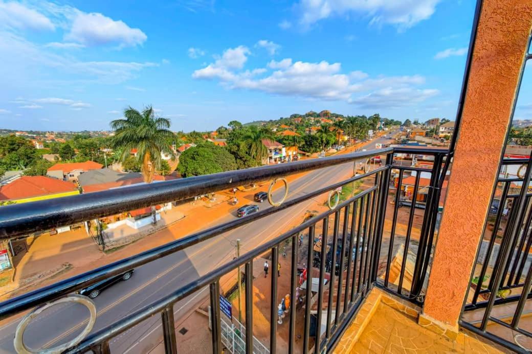 Peace Of Mind Suites Entebbe Luaran gambar
